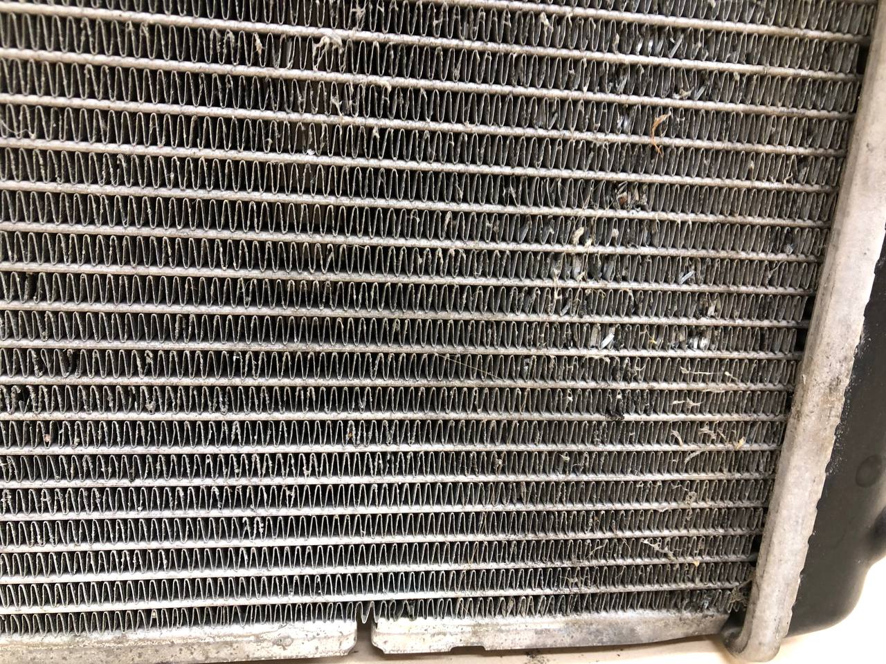 Радиатор охлаждения двигателя Peugeot 207 2006-2013