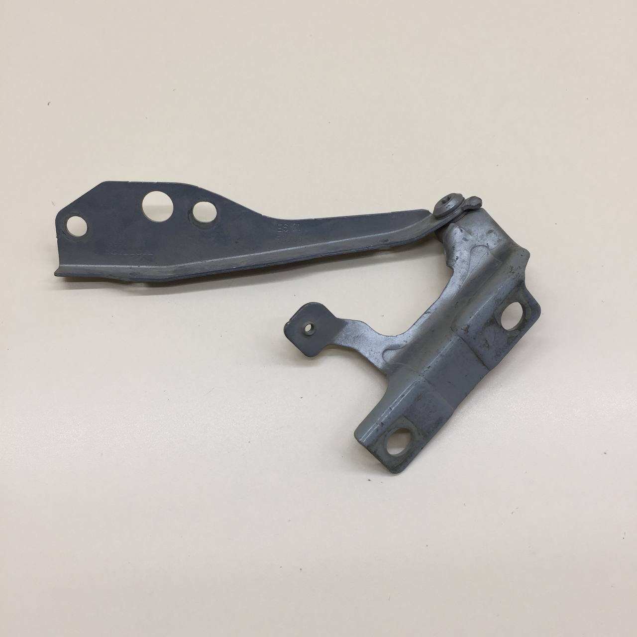 Петля капота правая Volvo S40 (MS) 2004-2012