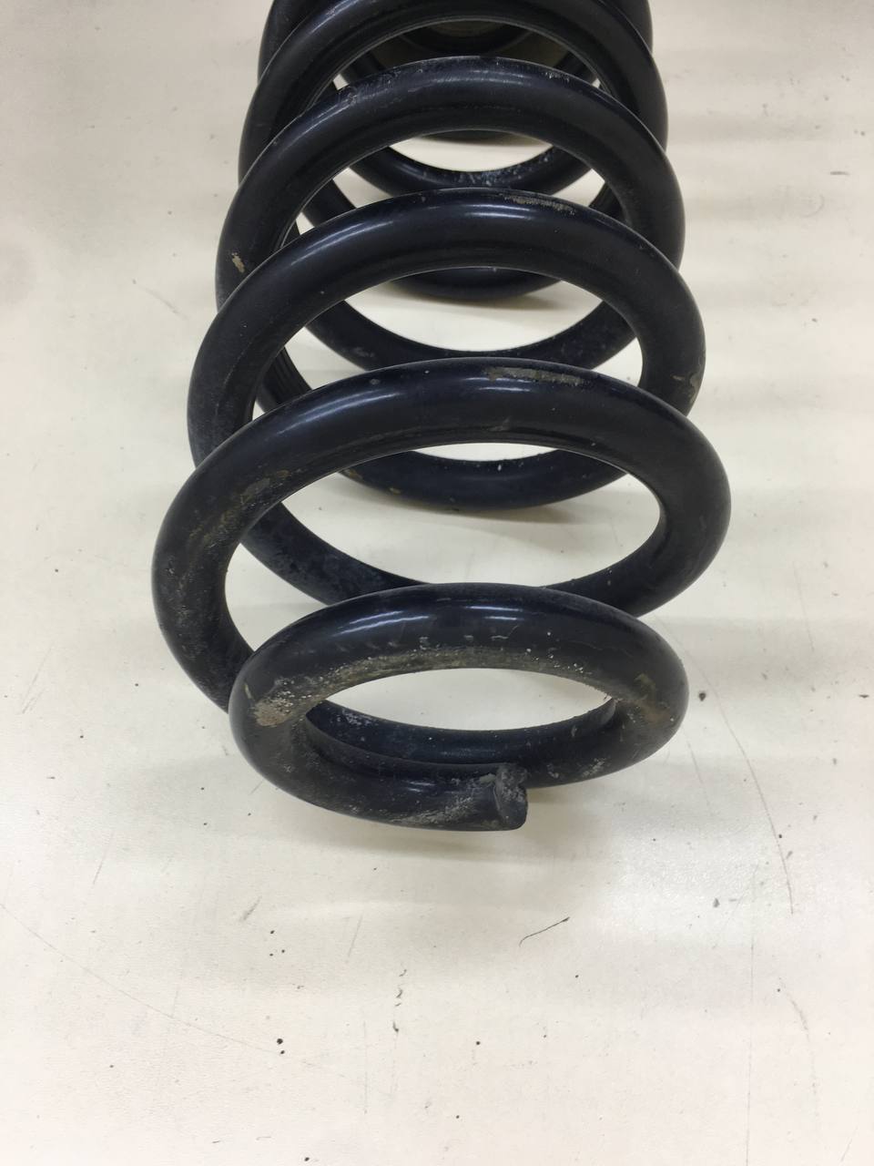 Пружина задняя BMW X5 E53 2000-2007