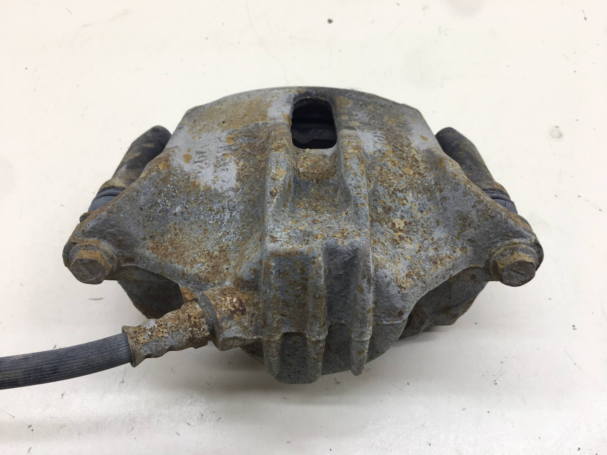 Суппорт передний левый Peugeot 208 2012>