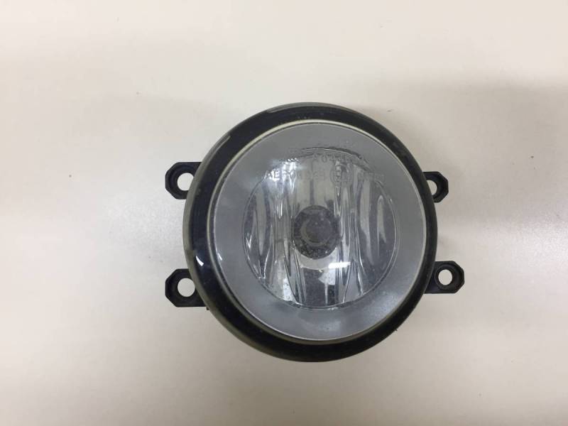Фара противотуманная левая Toyota Camry (XV50) 2011-2017