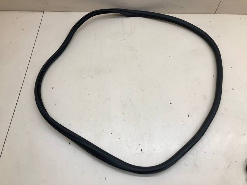 Уплотнитель двери Citroen C3 2009-2016