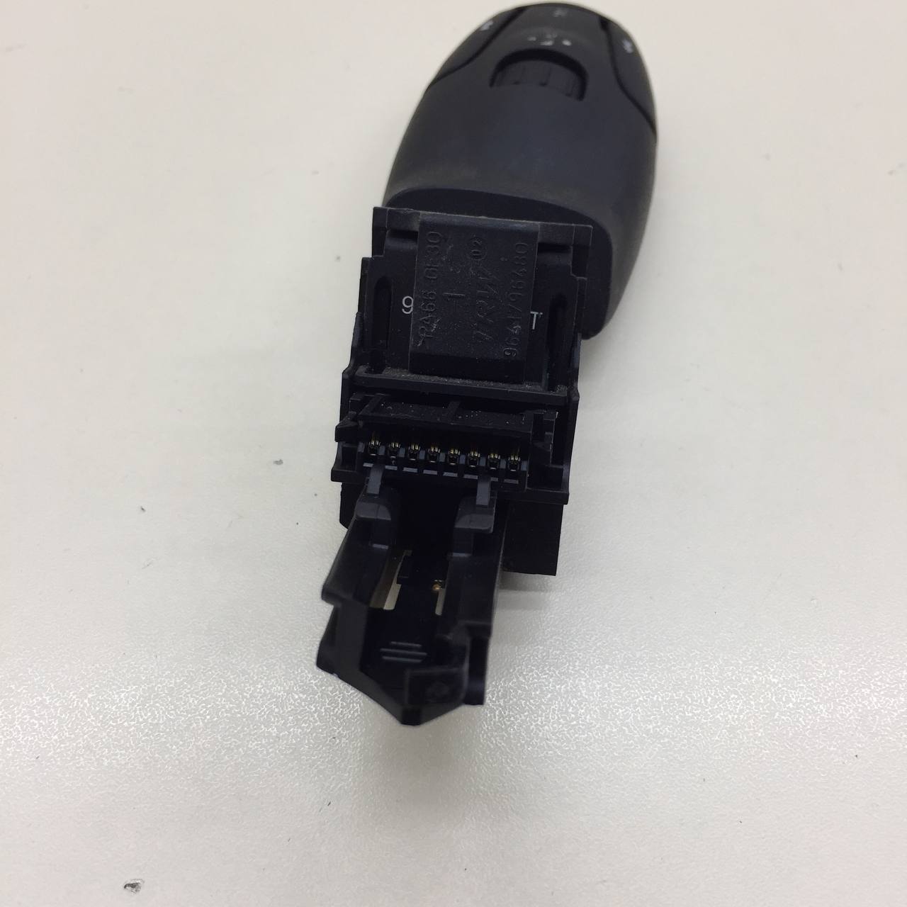 Переключатель подрулевой управления магнитолой Peugeot 308 2007>