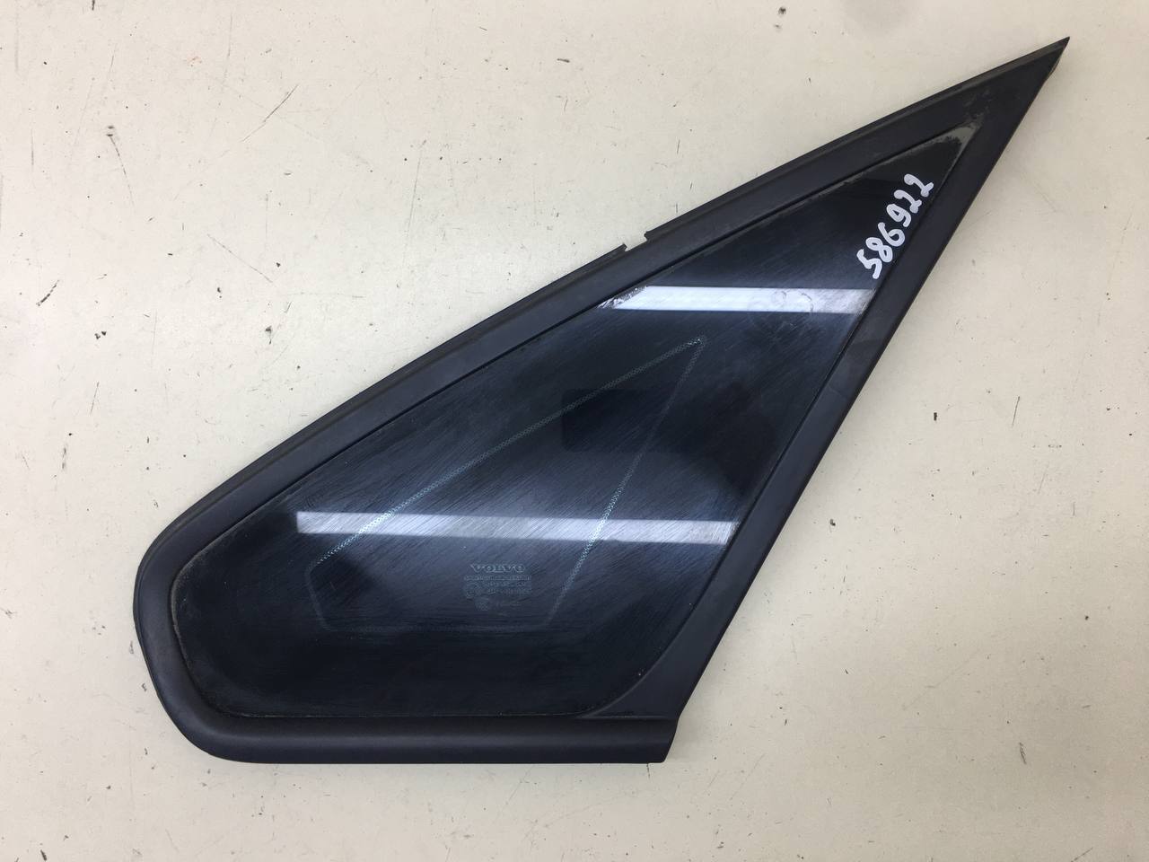 Стекло кузовное глухое правое Volvo S40 (MS) 2004-2012