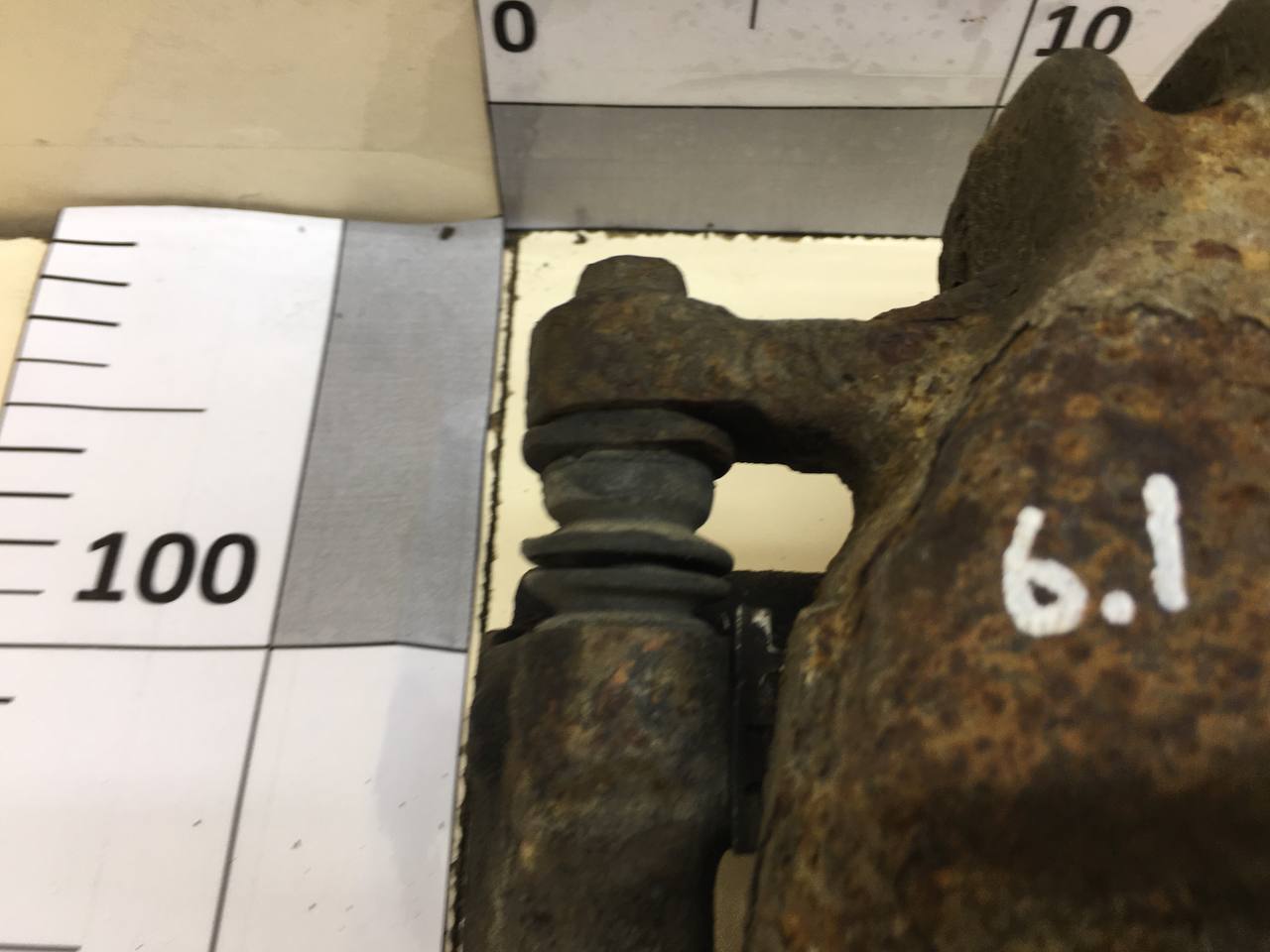 Суппорт передний левый Peugeot 308 2007>