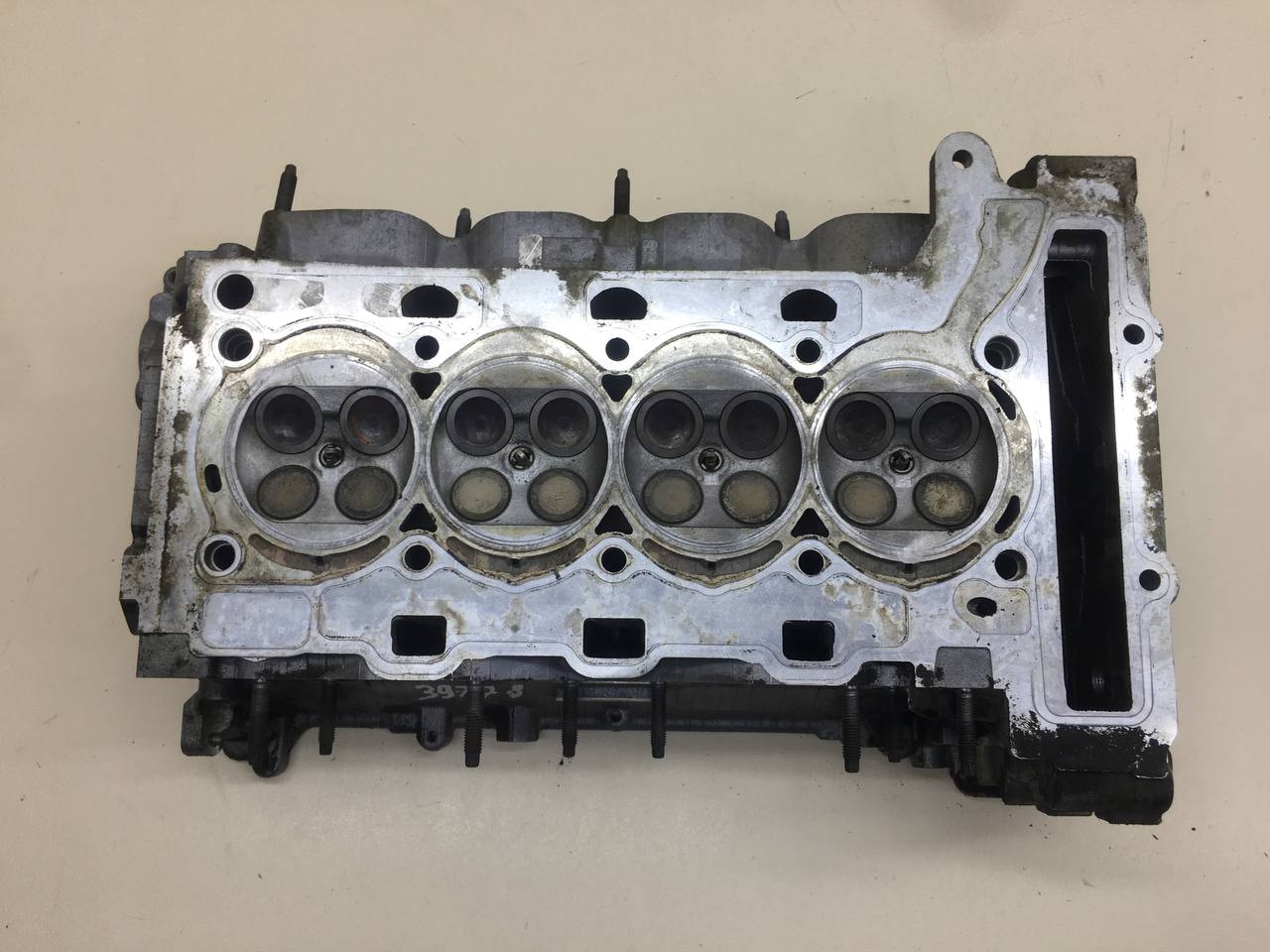 Головка блока цилиндров Peugeot 308 2007>