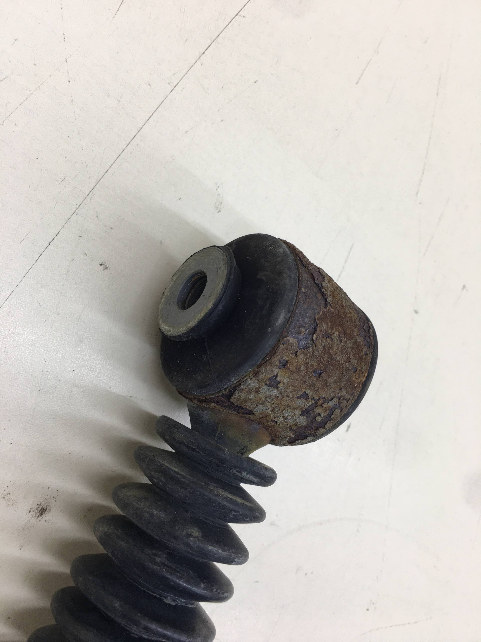 Амортизатор задний Peugeot 208 2012>