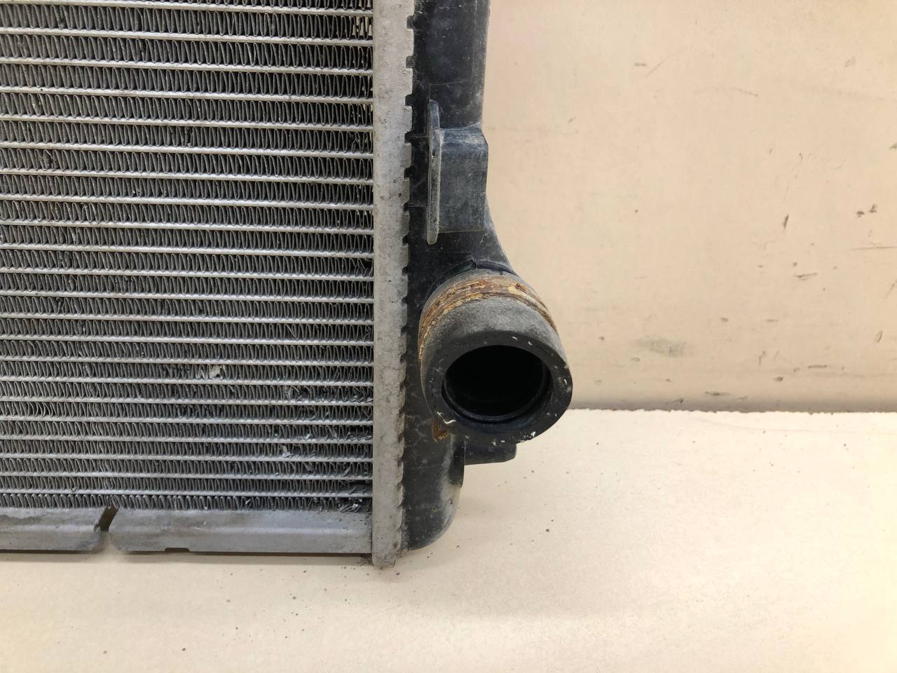 Радиатор охлаждения двигателя Peugeot 207 2006-2013