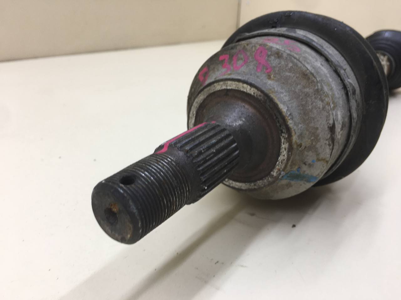 Полуось передняя левая Peugeot 308 2007>